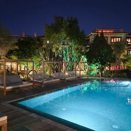Nogal & Adults Only 4*